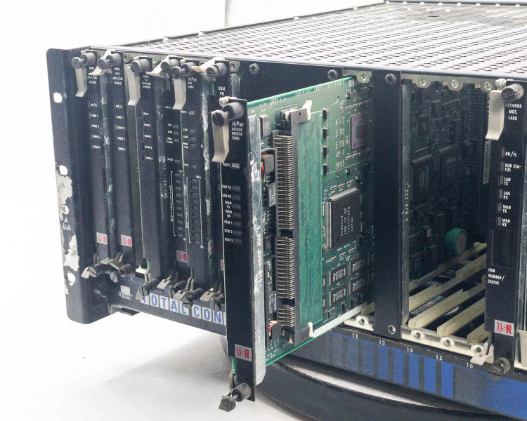 "پشتیبانی از سرعت 10/100 Mbps!"